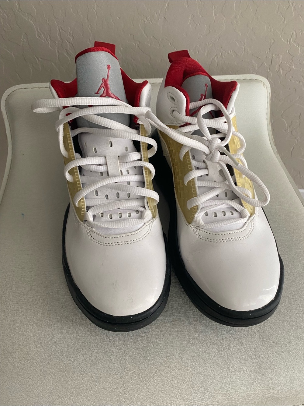 Jordan Maxin 200 GS Fire Red White Black Patent Sneakers Size 5.5Y CD6123-101